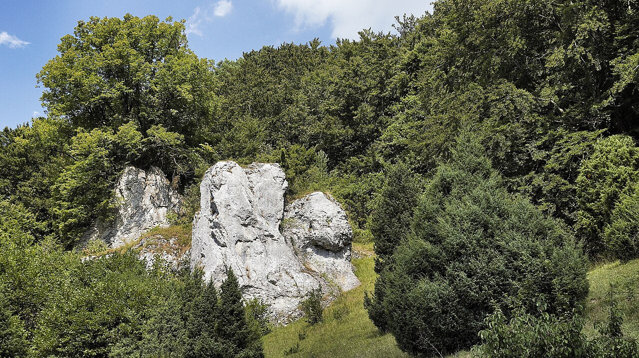 Altmühltal-Panoramaweg Etappen: Blick über die Felsen des Naturparks Altmühltal