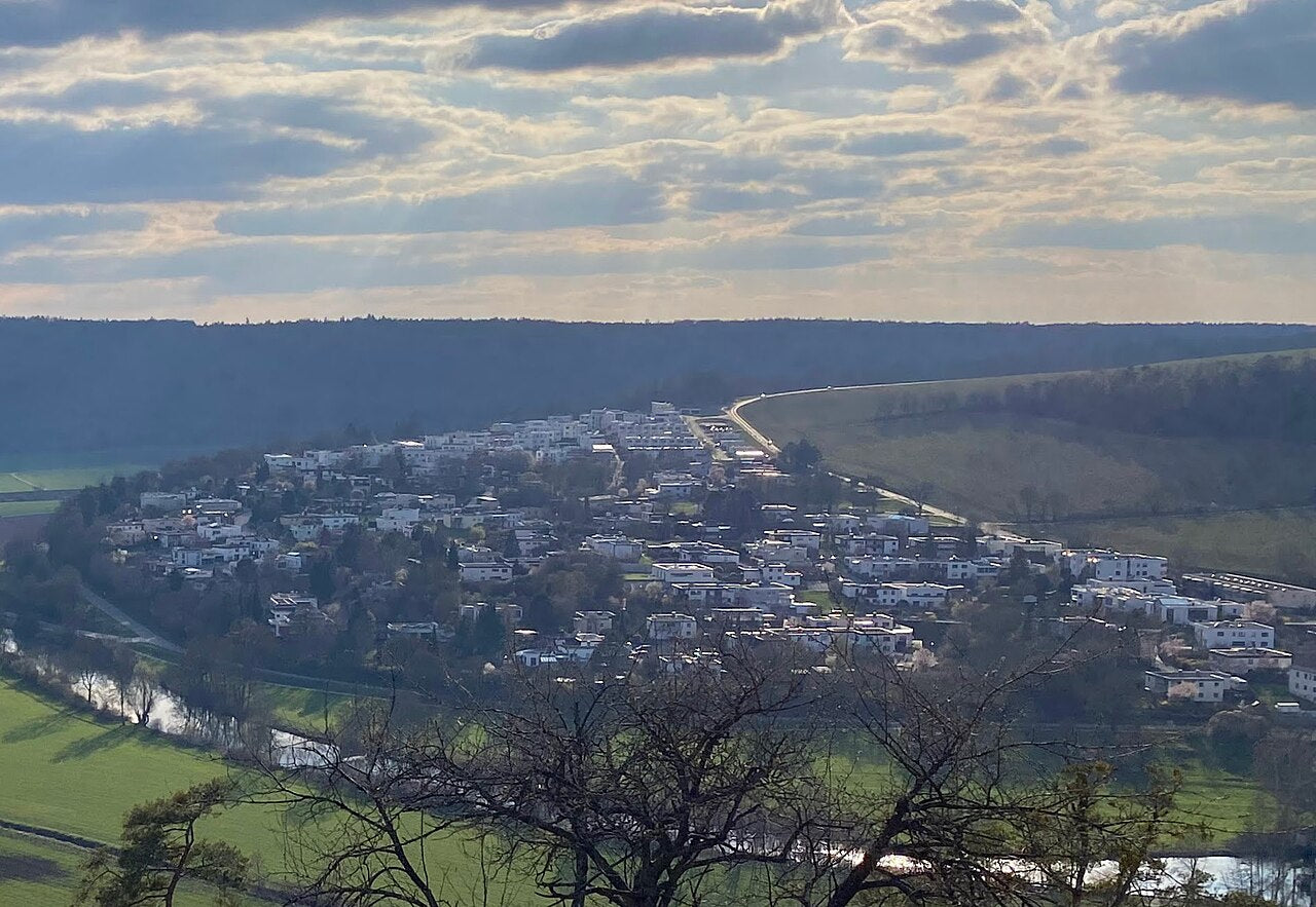 Altmühltal Wanderwege: Aussicht vom Frauenberg ins Altmühltal